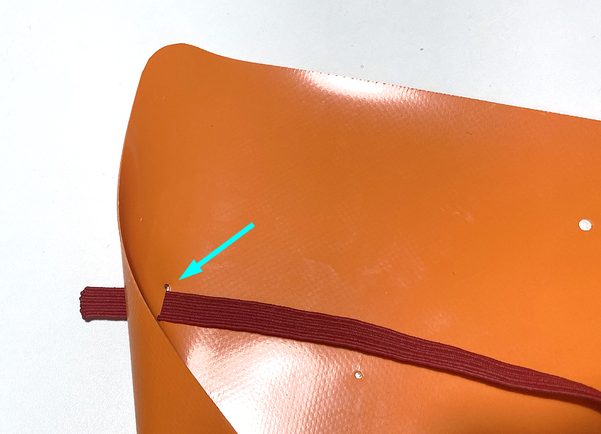 Gummiband einfädeln