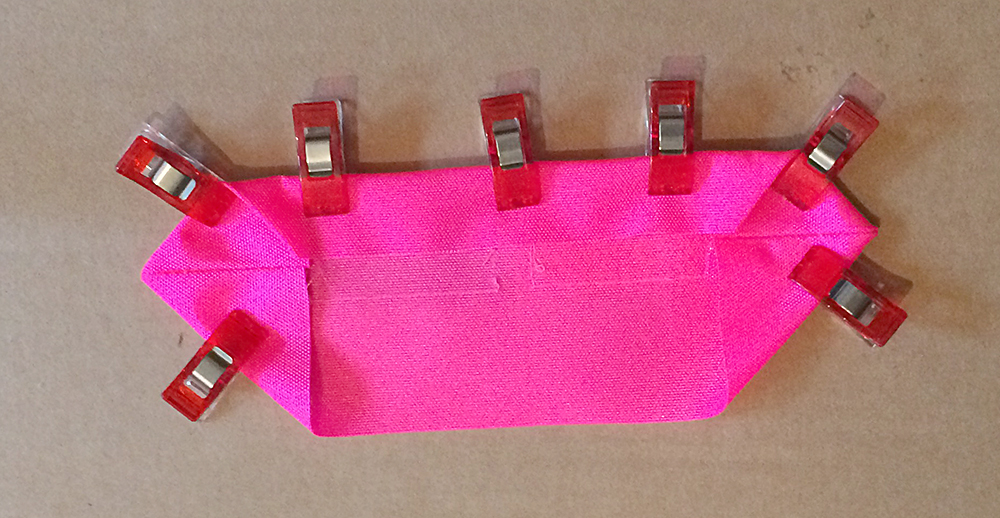 Kante nach innen falten