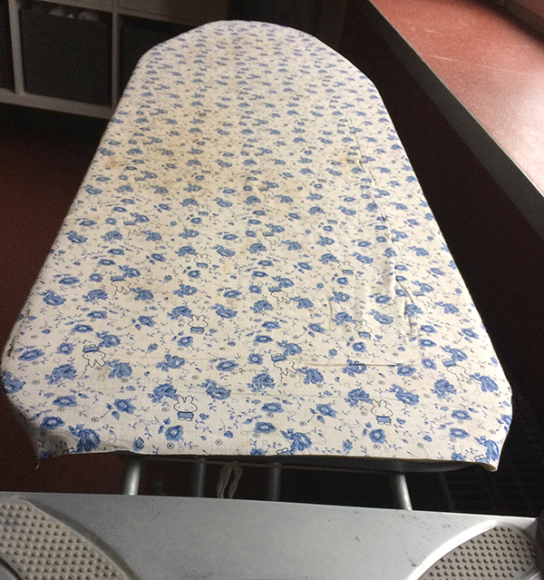 das alte Bügelbrett