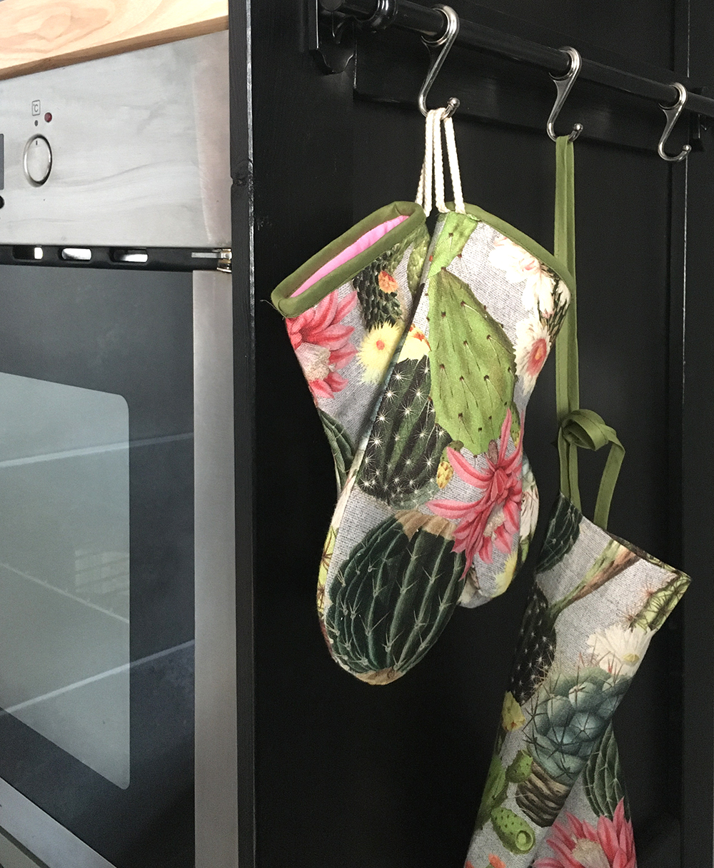 Schürze aufhängen und Topfhandschuhe nähen