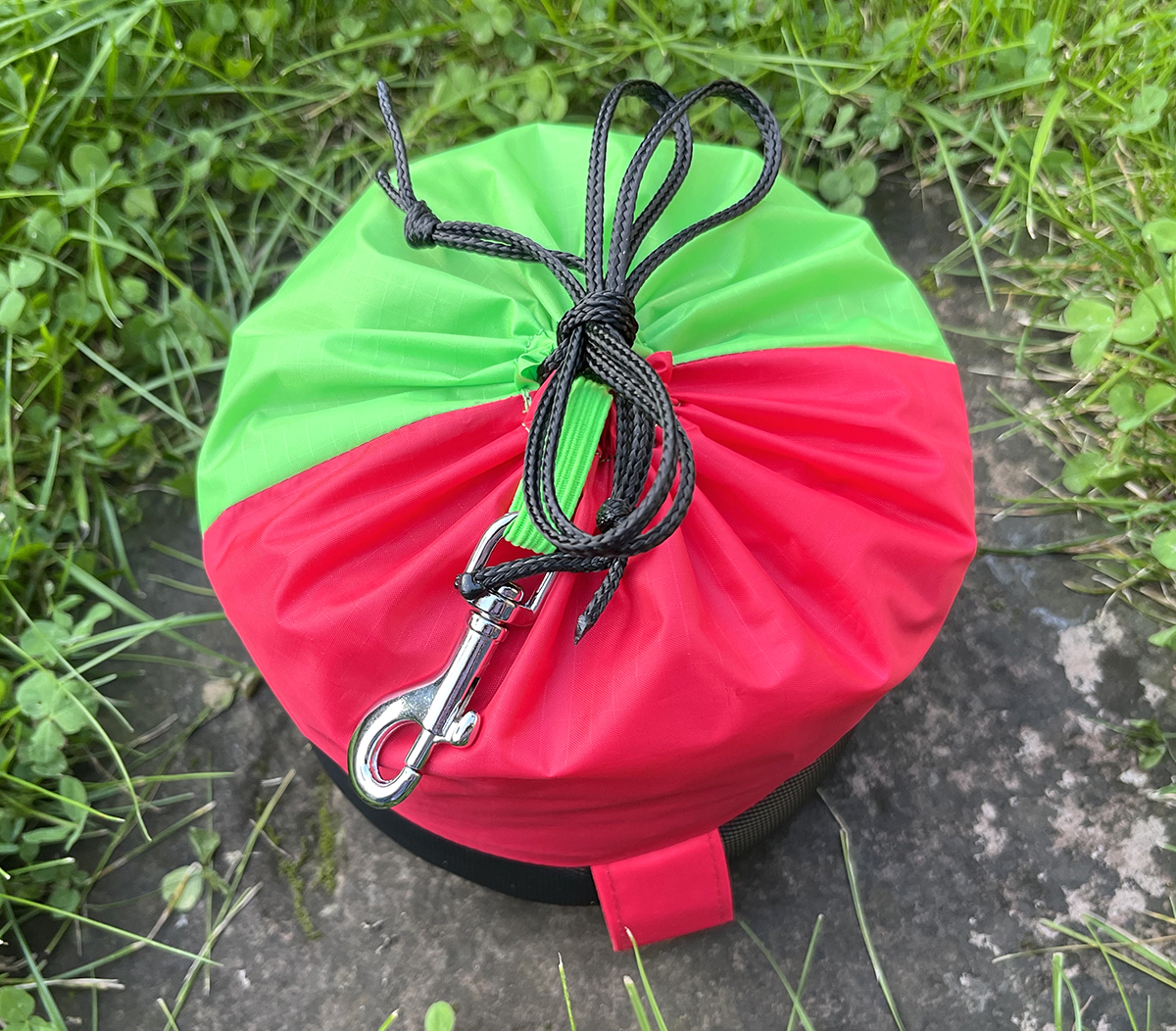 Sandsack schließen und verschnüren